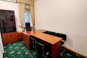 комерційна за адресою Інститутська вул., 19-А