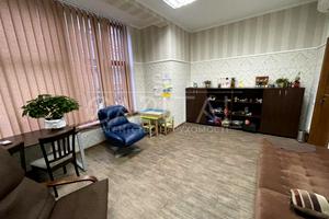 комерційна за адресою Михайлівська вул., 22-Б