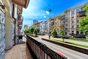 комерційна за адресою Антоновича вул. (Горького), 17