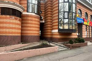 комерційна за адресою Старонаводницька вул., 4-В