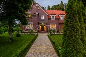 будинок за адресою Столичне шосе, 215