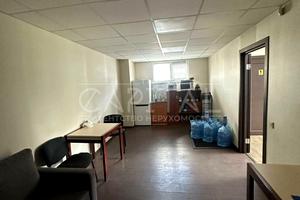 комерційна за адресою Приколійна вул., 1