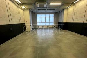 комерційна за адресою пр-т Степана Бандери, 21