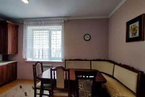 квартира за адресою Тролейбусна вул., 30
