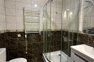 квартира за адресою Хотинська вул., 12