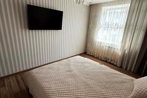 квартира за адресою Олександра Довженка вул., 5