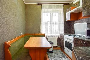 квартира за адресою Гетьмана Дорошенка вул., 10