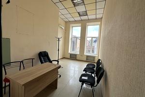 комерційна за адресою Павлівський майдан пл. (Рози Люксембург майдан), 10