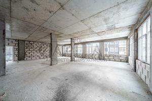 комерційна за адресою Соборна вул., 11а