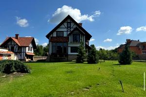 будинок за адресою Центральна