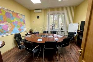 комерційна за адресою Київ, Карела Чапека вул. (Юліуса Фучика), 15