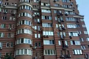 комерційна за адресою Голосіївська вул., 13