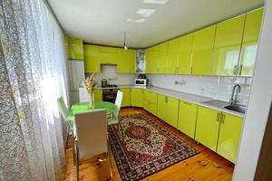 будинок за адресою Вишнева вул.