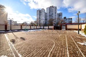 комерційна за адресою Польова вул., 33