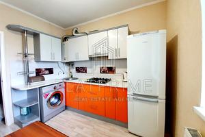 квартира за адресою Райдужна вул., 145