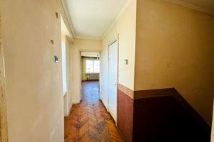 квартира за адресою Тролейбусна вул., 12