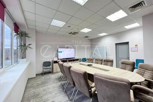 комерційна за адресою Польова вул., 24Д