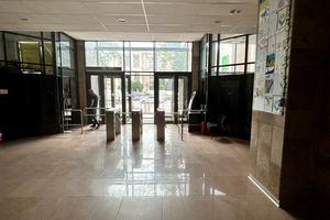 комерційна за адресою майдан Незалежності пл., 2