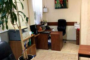 комерційна за адресою Лаврський пров., 7а