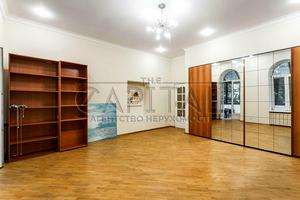 комерційна за адресою Лютеранська вул., 12