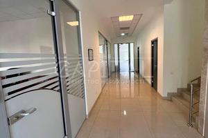 комерційна за адресою Федора Ернста вул., 3Б