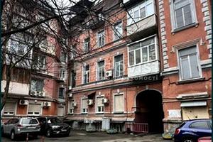 комерційна за адресою Володимирська вул., 45