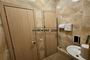 коммерческая по адресу Антоновича ул. (Горького), 33В