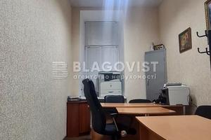 комерційна за адресою Хрещатик вул., 10-Б