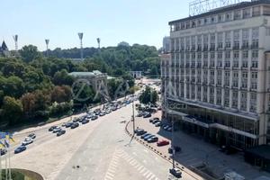 комерційна за адресою Хрещатик вул., 4
