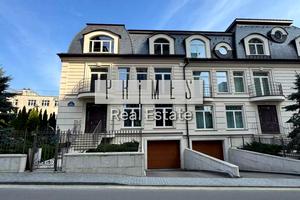 комерційна за адресою Новоселицька вул., 7