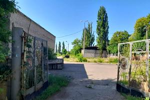 комерційна за адресою Окружна вул., 4