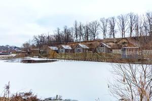 комерційна за адресою Шкільна вул., 1