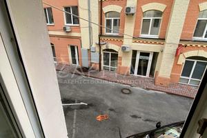 комерційна за адресою вул. Глибочицька, 17