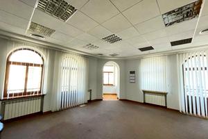 комерційна за адресою Велика Васильківська вул. (Червоноармійська), 15/2