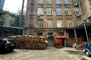 комерційна за адресою Глибочицька вул., 2