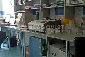комерційна за адресою Почайнинська вул., 70