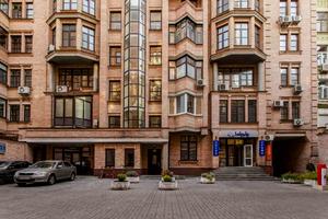комерційна за адресою Олеся Гончара вул., 26/28