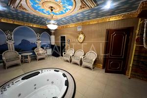 комерційна за адресою Євгена Чикаленка вул. (Пушкінська), 32-В