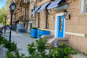 коммерческая по адресу Театральна, 9
