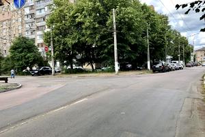 комерційна за адресою Мала Бердичівська вул., 4