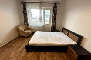 квартира за адресою Феодосійська вул., 10