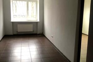 комерційна за адресою Степана Бандери вул. (Чапаєва), 1