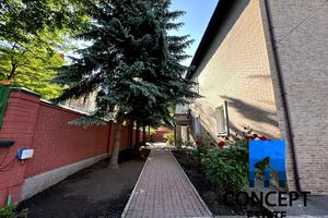 комерційна за адресою Робоча вул., 9