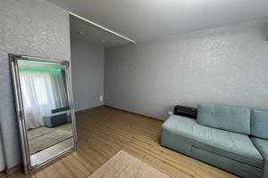 квартира за адресою Семафорна вул., 46