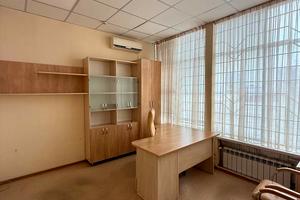 комерційна за адресою Сімферопольська вул., 11