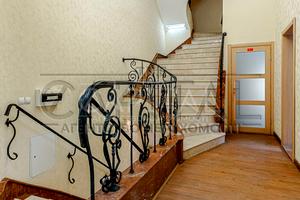комерційна за адресою Саксаганського вул., 67