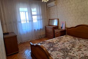 квартира за адресою Автозаводська вул., 5
