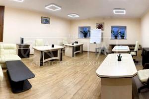 комерційна за адресою Лютеранська вул., 25