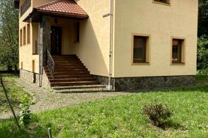 будинок за адресою Незалежності України вул.