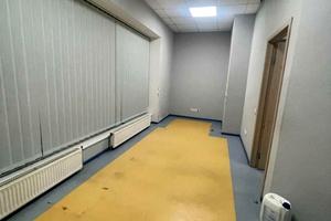 комерційна за адресою Дніпровська набережна вул., 13